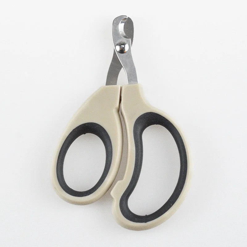 Easy nail clipper