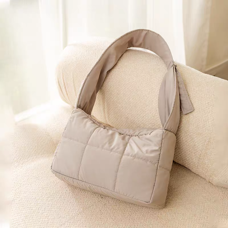 Pet carrier bag for autumn and winter